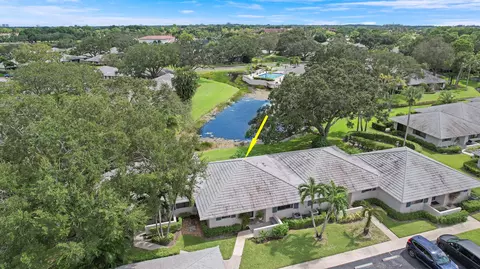 913 Club Dr, Palm Beach Gardens, FL 33418