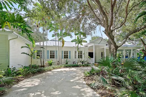 11025 Monet Ln, Palm Beach Gardens, FL 33410