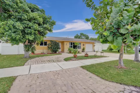 607 SE 7th Ave, Deerfield Beach, FL 33441