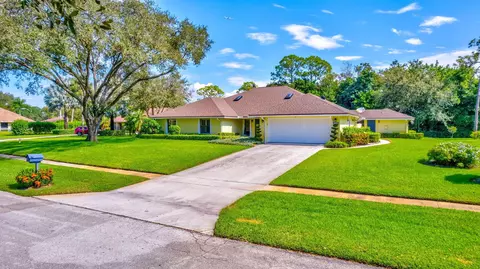 304 Marble Canyon Dr, Wellington, FL 33414