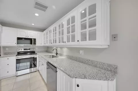 1540 NW 18th Ave #101, Delray Beach, FL 33445