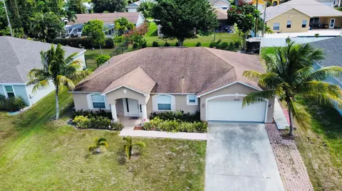 1552 SW Apricot Rd, Port Saint Lucie, FL 34953