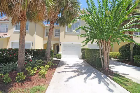 1173 Pinewood Lake Ct, Greenacres, FL 33415
