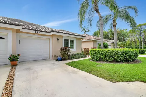 147 N Lakeshore Dr, Hypoluxo, FL 33462