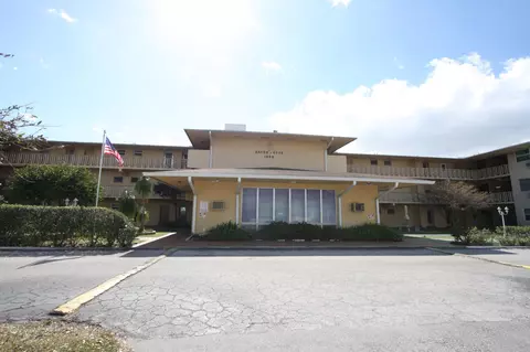 1050 E Sample Rd #209, Pompano Beach, FL 33064