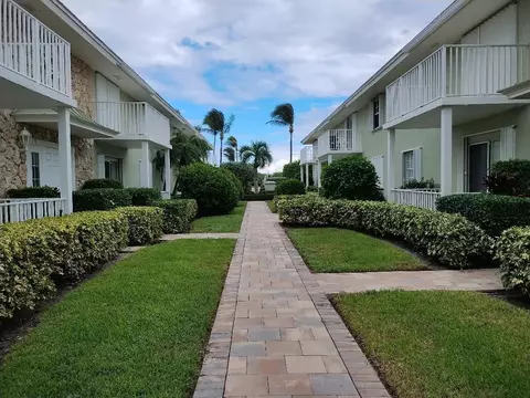 5500 Old Ocean Blvd #104, Ocean Ridge, FL 33435