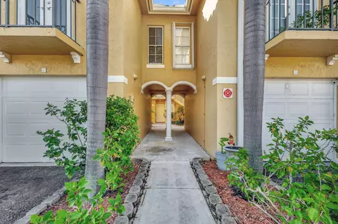 1060 Lake Shore Dr #203, Lake Park, FL 33403