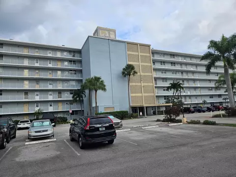 5500 NW 2nd Ave #318, Boca Raton, FL 33487