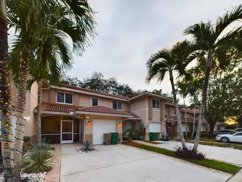 6450 Palm Garden Ct, Davie, FL 33314