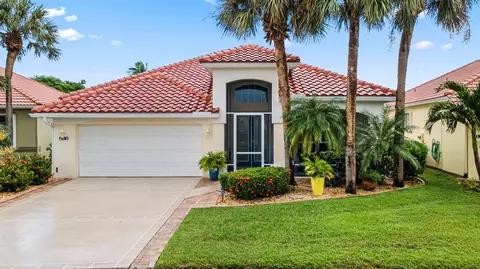 592 NW Lambrusco Dr, Port Saint Lucie, FL 34986