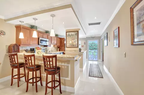 2721 SW 15th St #203, Delray Beach, FL 33445