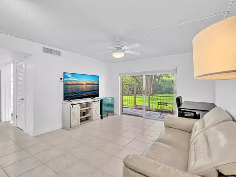 604 NW 13th St #11, Boca Raton, FL 33486