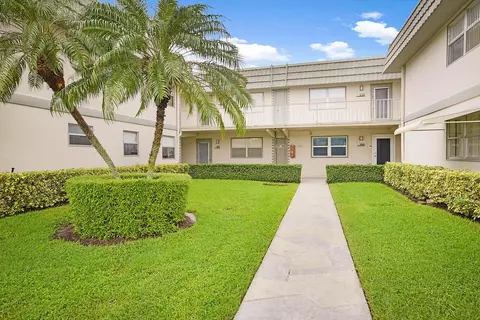 222 Flanders Dr #E, Delray Beach, FL 33484