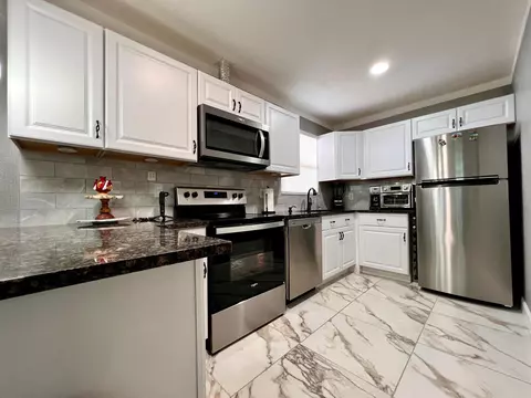 236 Lake Dora Dr, West Palm Beach, FL 33411