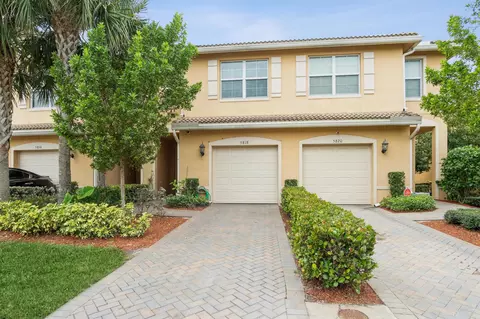 5818 Monterra Club Dr, Lake Worth, FL 33463