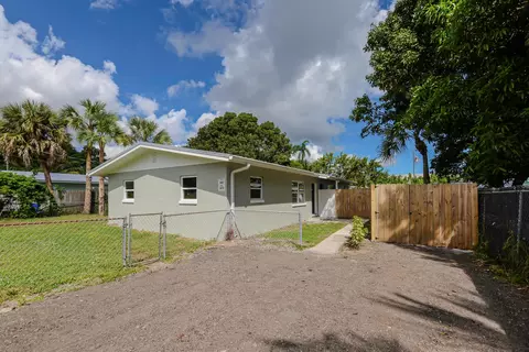 377 SE Tejon St, Stuart, FL 34996