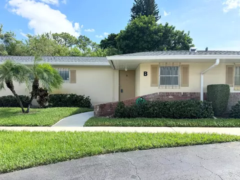 2501 W Barkley Dr W #B, West Palm Beach, FL 33415