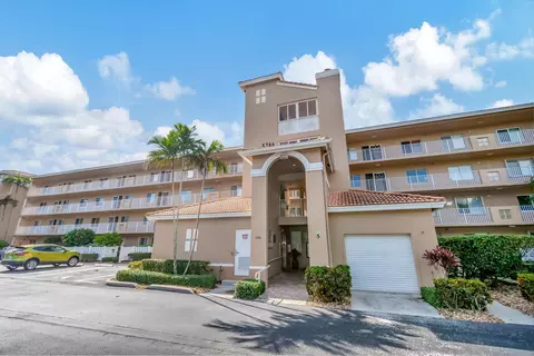 5746 Crystal Shores Dr #204, Boynton Beach, FL 33437