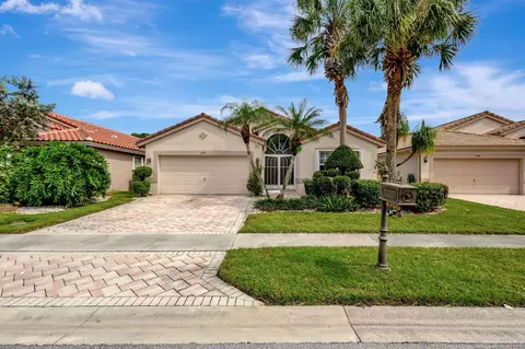 6705 Sun River Rd, Boynton Beach, FL 33437