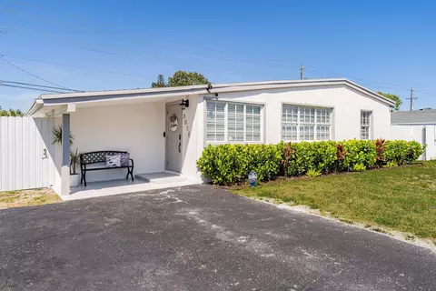 3018 French, Lake Worth, FL 33461