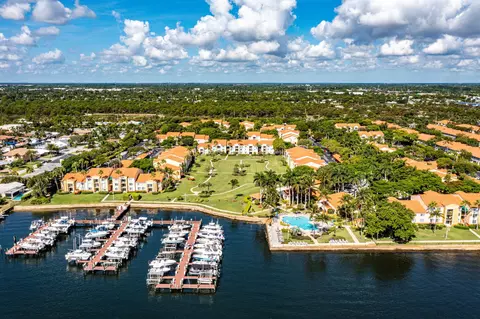 135 Yacht Club Way #111, Hypoluxo, FL 33462