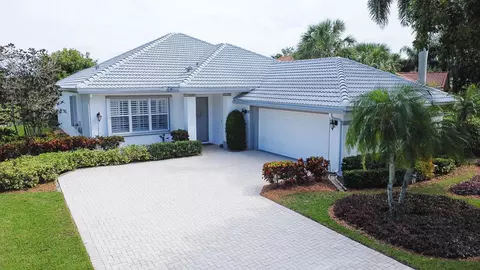 9185 Bay Point Cir, West Palm Beach, FL 33411