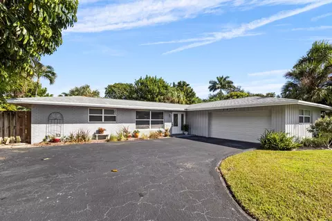 4451 Gardenia Dr, Palm Beach Gardens, FL 33410