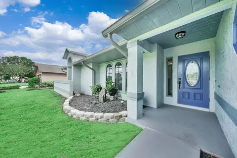 1592 SE Holiday Rd, Port Saint Lucie, FL 34952