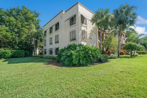 10174 Mangrove Dr #101, Boynton Beach, FL 33437