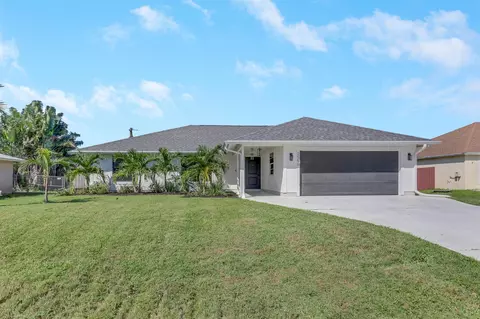 2556 SW Danbury St, Port Saint Lucie, FL 34953