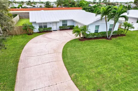 8631 SE Sandcastle Cir, Hobe Sound, FL 33455