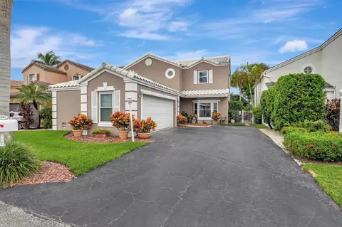 21401 Millbrook Ct, Boca Raton, FL 33498