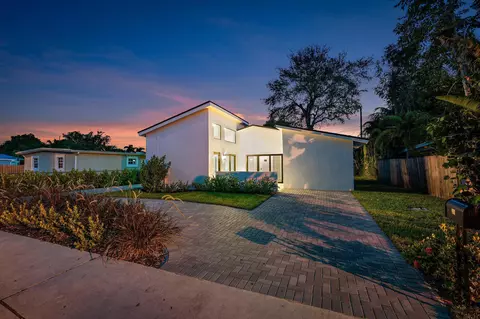 917 Chippewa St, Jupiter, FL 33458