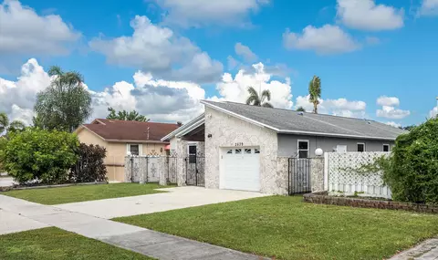 2639 Coolidge St, Hollywood, FL 33020