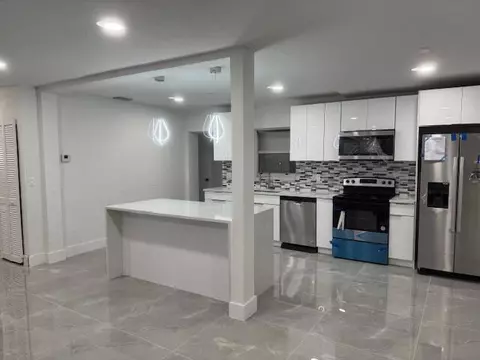 509 Sunrise Ct, Lake Worth Beach, FL 33460