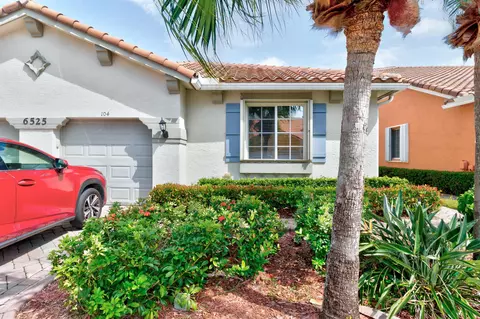 6525 Oxford Cir #104, Vero Beach, FL 32966