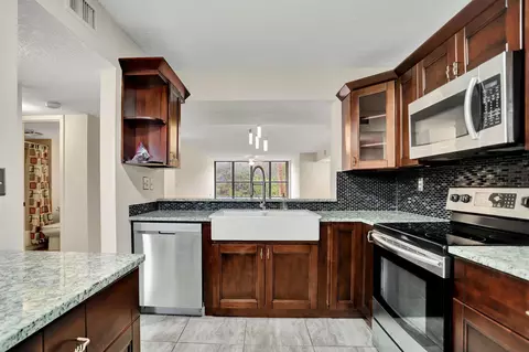 2660 Carambola Cir N #203, Coconut Creek, FL 33066