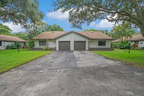 3680 Arelia Dr S, Delray Beach, FL 33445