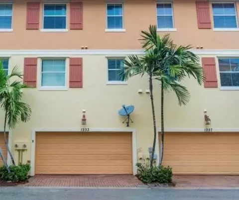 1233 Via Maggio, Boynton Beach, FL 33426