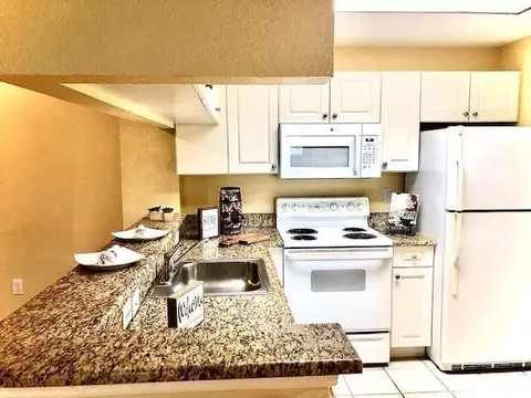 2810 Grande 301 Pkwy #301, Palm Beach Gardens, FL 33410