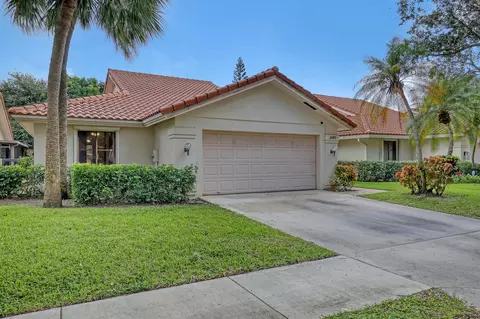 2580 Iroquois Cir, West Palm Beach, FL 33409