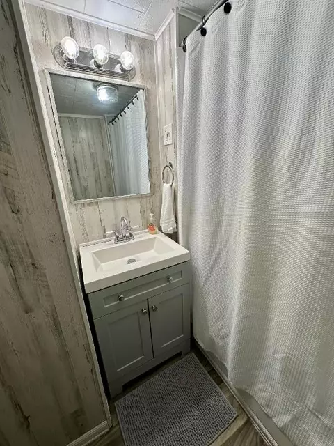 Bath - 1104 SW 11th St, Okeechobee, FL 34974 photo 4 of 5