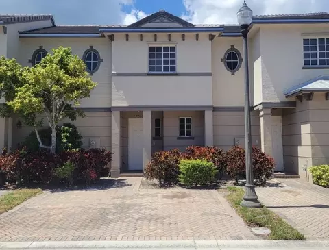 971 Lucaya Dr, Riviera Beach, FL 33404