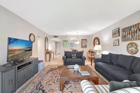 7006 Huntington #202, Delray Beach, FL 33446