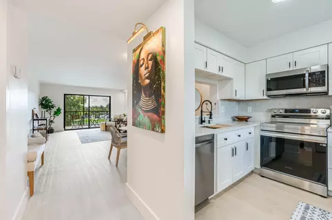 7290 Ashford #303, Delray Beach, FL 33446
