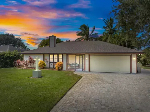 1005 5th Ct SW, Vero Beach, FL 32962