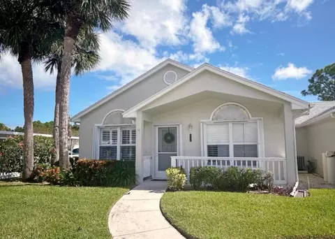 1176 NW Lombardy Dr, Port Saint Lucie, FL 34986