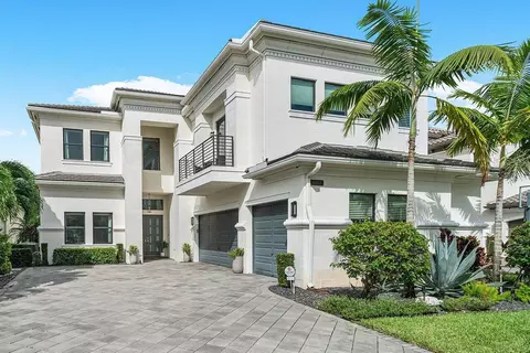 9807 Vitrail Ln, Delray Beach, FL 33446