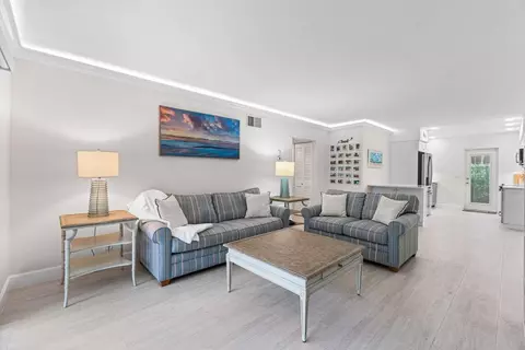 807 NE 1st St NE #5W, Delray Beach, FL 33483