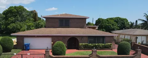 1564 W 32nd St, Riviera Beach, FL 33404